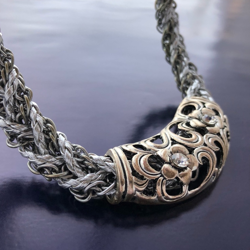“Silver Springs” Elegant 2 tone Silver Floral Statement Necklace - Picture 7 of 11